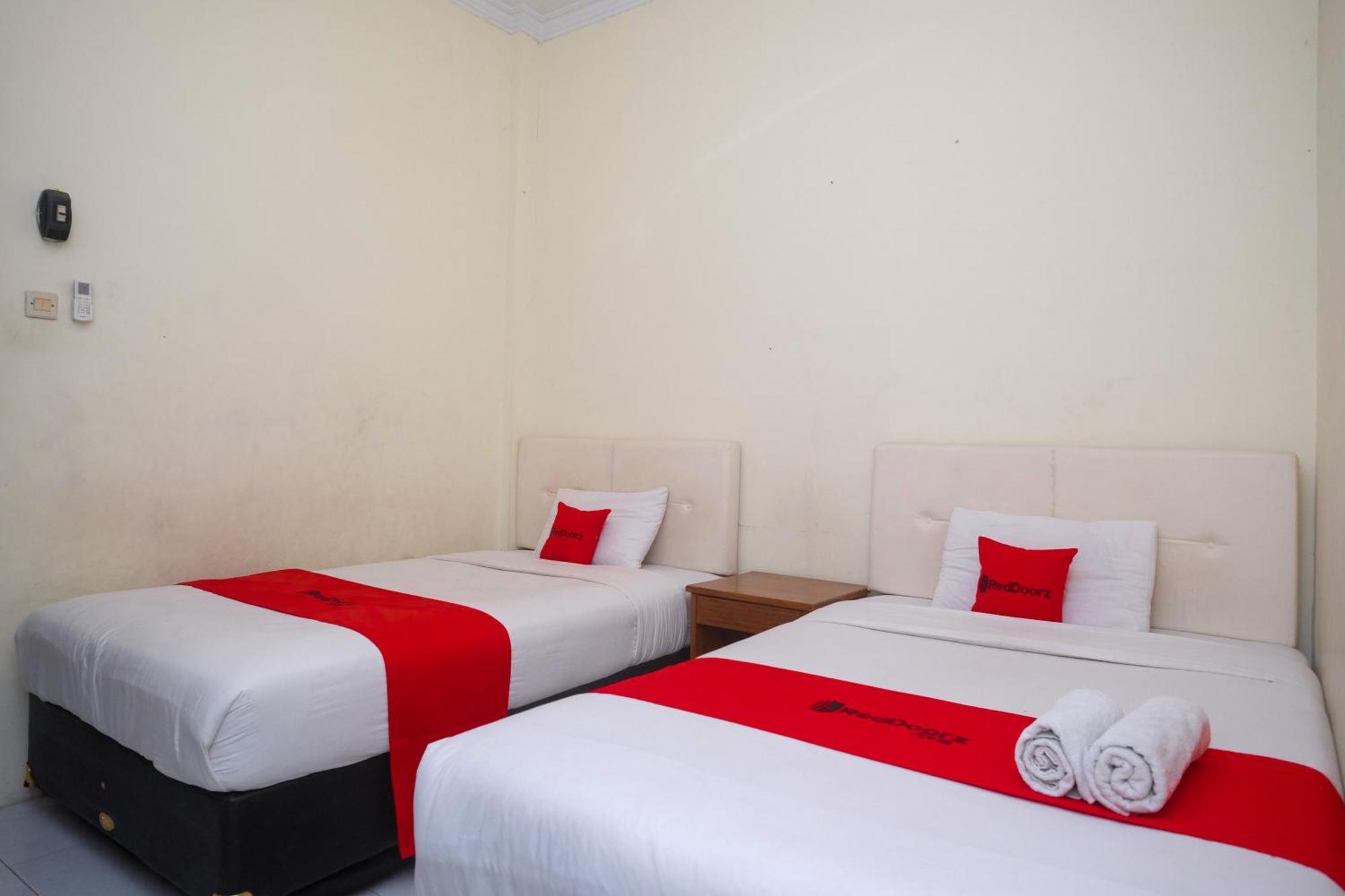 Reddoorz Syariah Near Pakuwon Mall Jogja Kejayan Extérieur photo