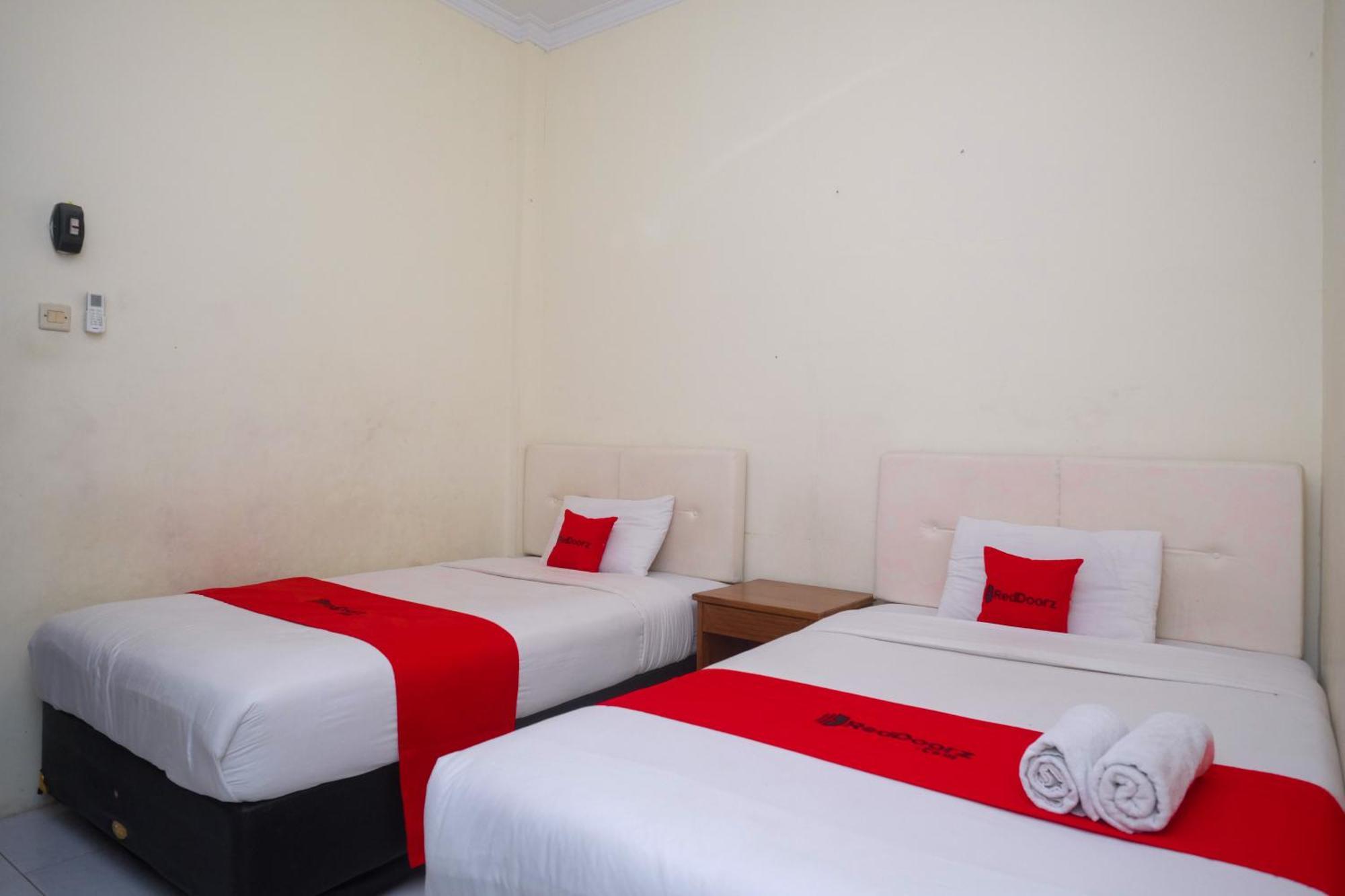 Reddoorz Syariah Near Pakuwon Mall Jogja Kejayan Extérieur photo