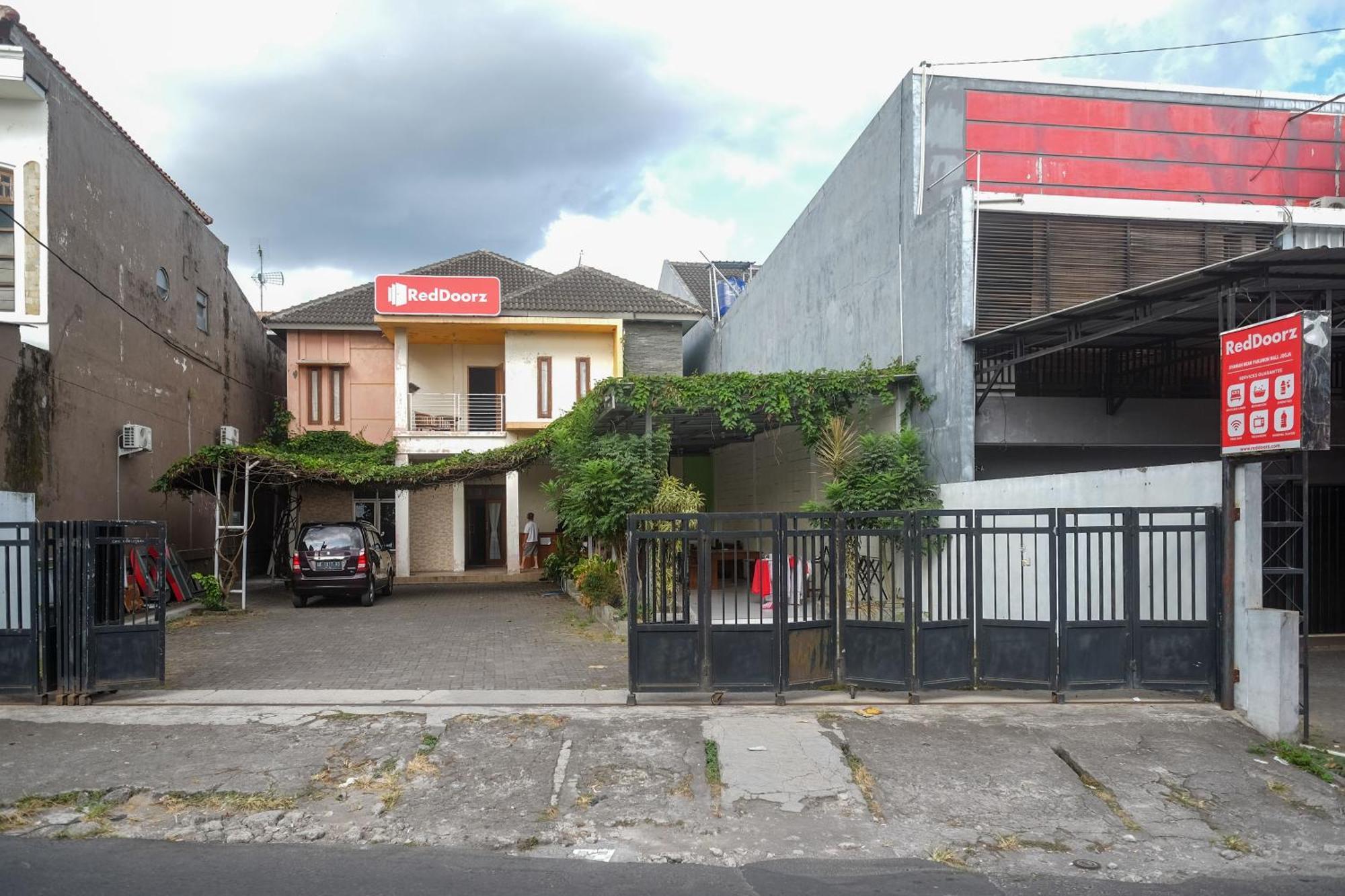 Reddoorz Syariah Near Pakuwon Mall Jogja Kejayan Extérieur photo