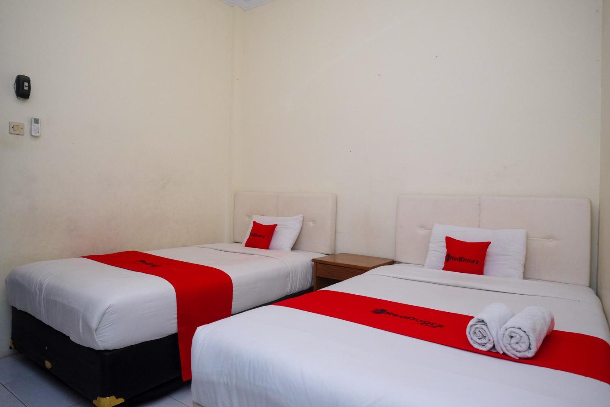 Reddoorz Syariah Near Pakuwon Mall Jogja Kejayan Extérieur photo