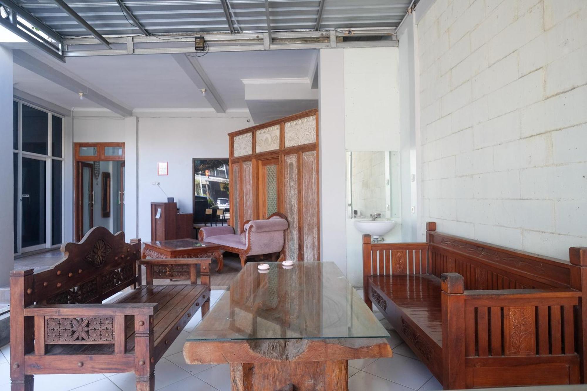 Reddoorz Syariah Near Pakuwon Mall Jogja Kejayan Extérieur photo
