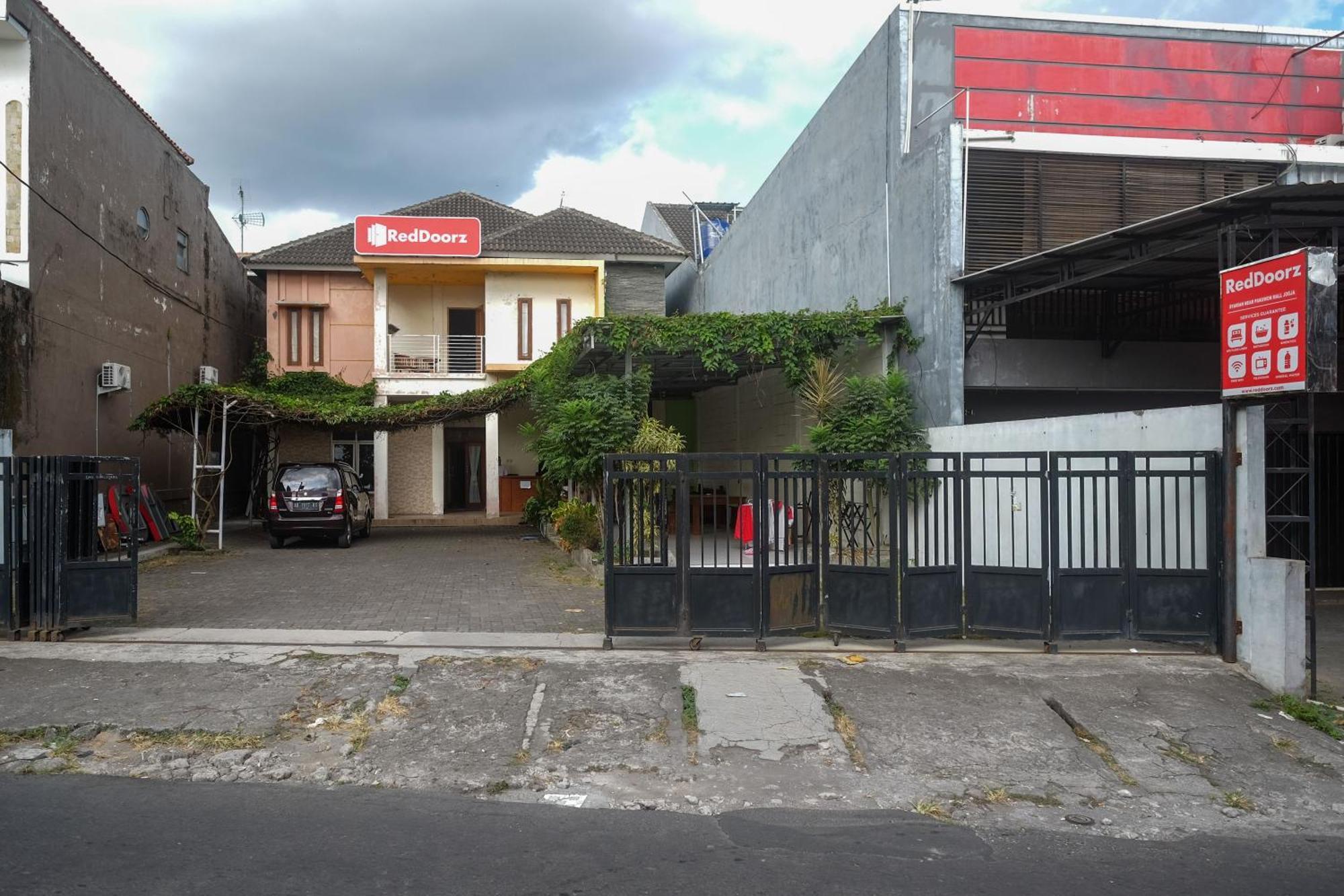 Reddoorz Syariah Near Pakuwon Mall Jogja Kejayan Extérieur photo