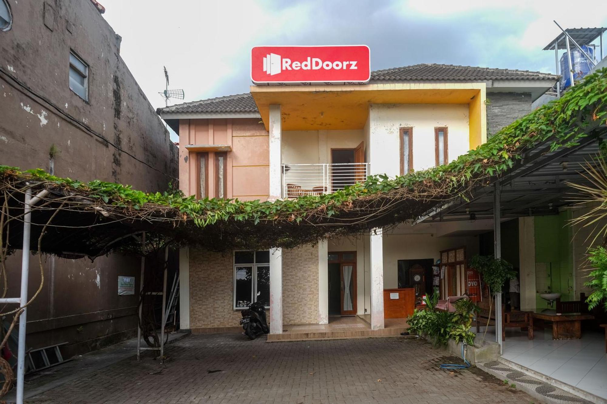 Reddoorz Syariah Near Pakuwon Mall Jogja Kejayan Extérieur photo